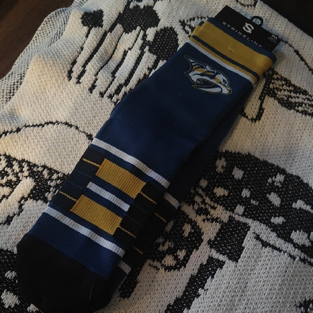 Strideline Nashville Predators Socks M/L